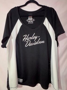 Harley-Davidson Black and White Raglan Script Logo Top